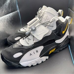 Nike Air Max Speed Turf GREY BLACK GOLD

Sz11